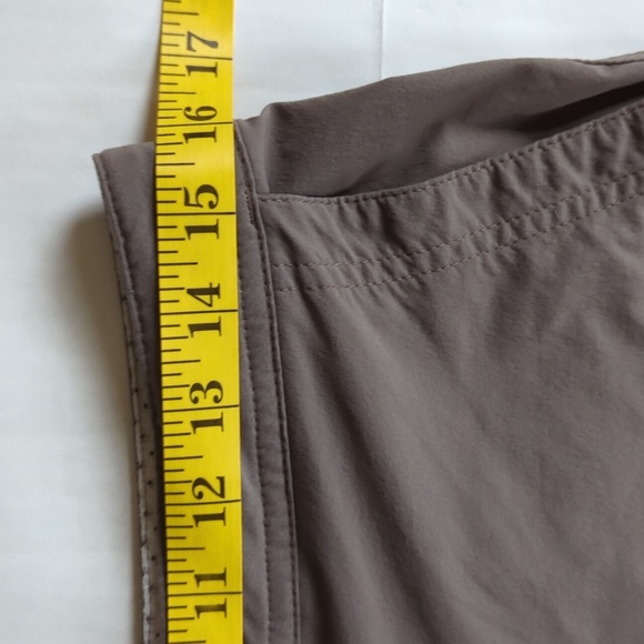 L.L. Bean Comfort Trail Nylon Crop Pants 8P Gray - Picture 14 of 16
